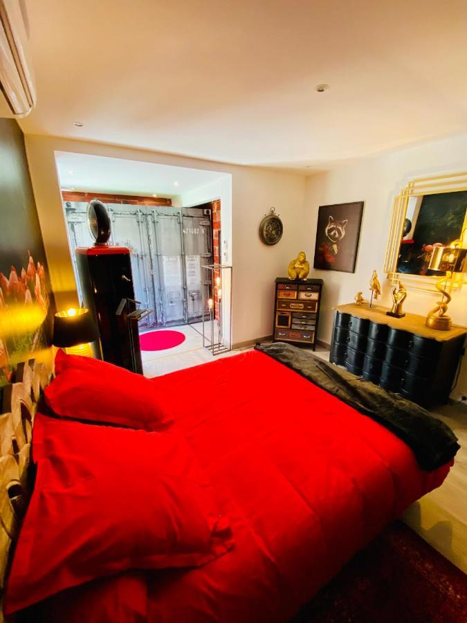 High Standing! 200m2 Private Garden Jacuzzi Sun Bed & Interior *